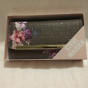 COPY - Steve Madden Trifold Wallet